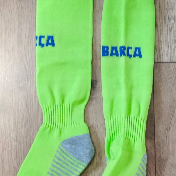 Гетри дитячі із символікою футбольного клубу BARCELONA THIRD 2025, розмір 27-35, колір салатовий