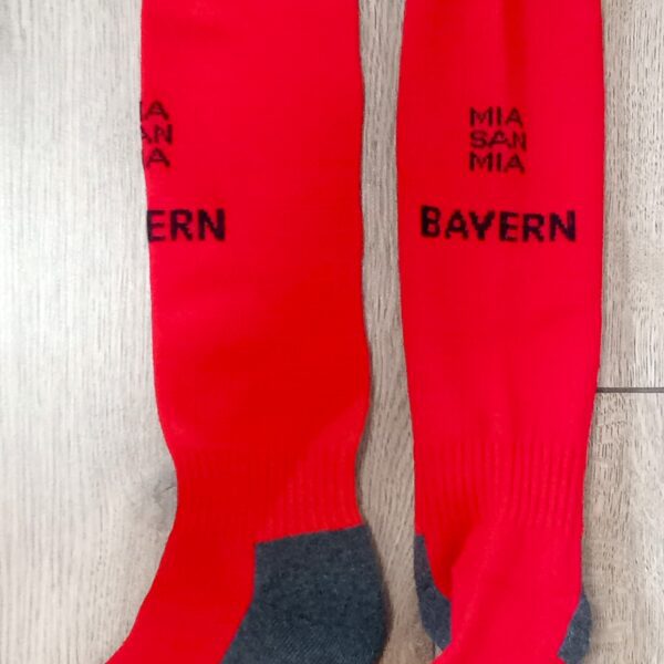 Гетри дитячі із символікою футбольного клубу BAYERN MUNICH HOME 2025, розмір 27-35, колір червоний