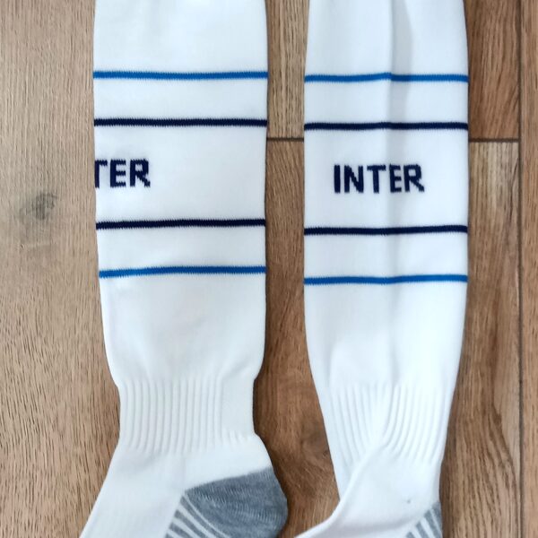 Гетры детские с символикой футбольного клуба INTER MILAN AWAY 2025, размер 27-35, цвет белый
