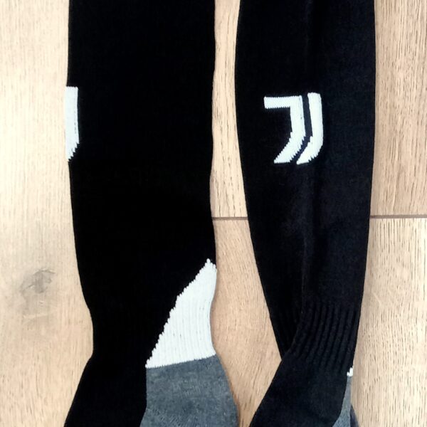Гетры детские с символикой футбольного клуба JUVENTUS HOME 2025 , размер 27-35, цвет чёрный