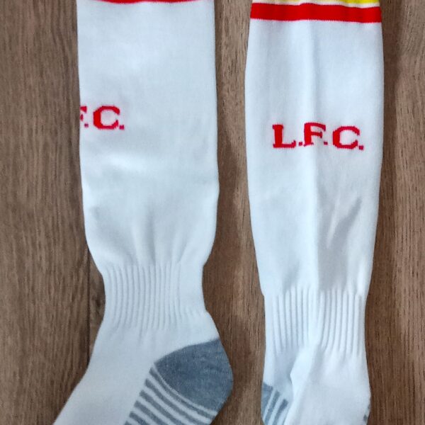 Гетры детские с символикой футбольного клуба LIVERPOOL THIRD 2025 , размер 27-35, цвет белый