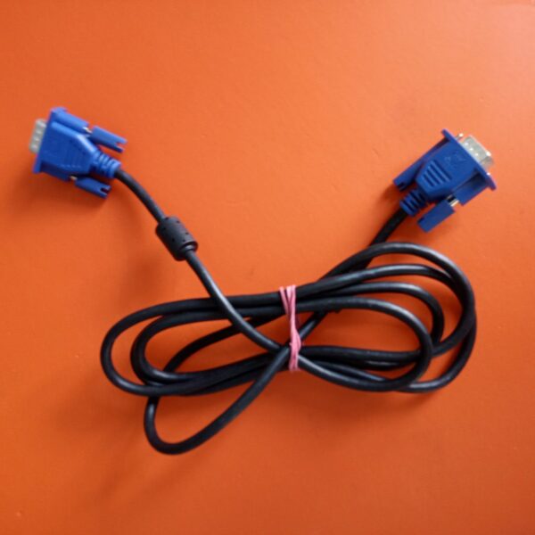 Провод с разъёмами для подключения монитора