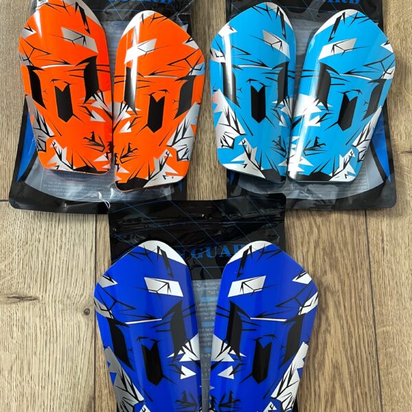 Щитки футбольні SPORTS дорослі, розмір L, кольори в асортименті