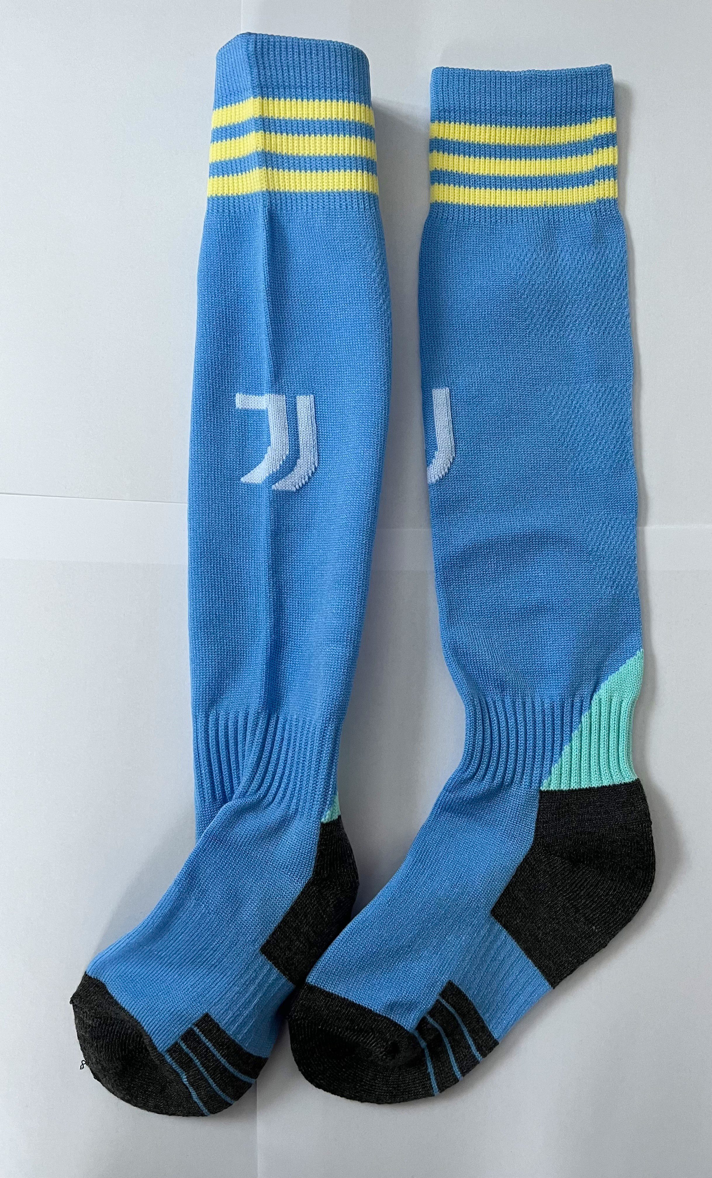 Гетры детские с символикой футбольного клуба JUVENTUS AWAY 2026, размер 27-35, цвет - голубой