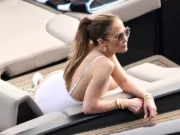 Jennifer Lopez w białym bikini oczarowała odpoczynkiem we Włoszech