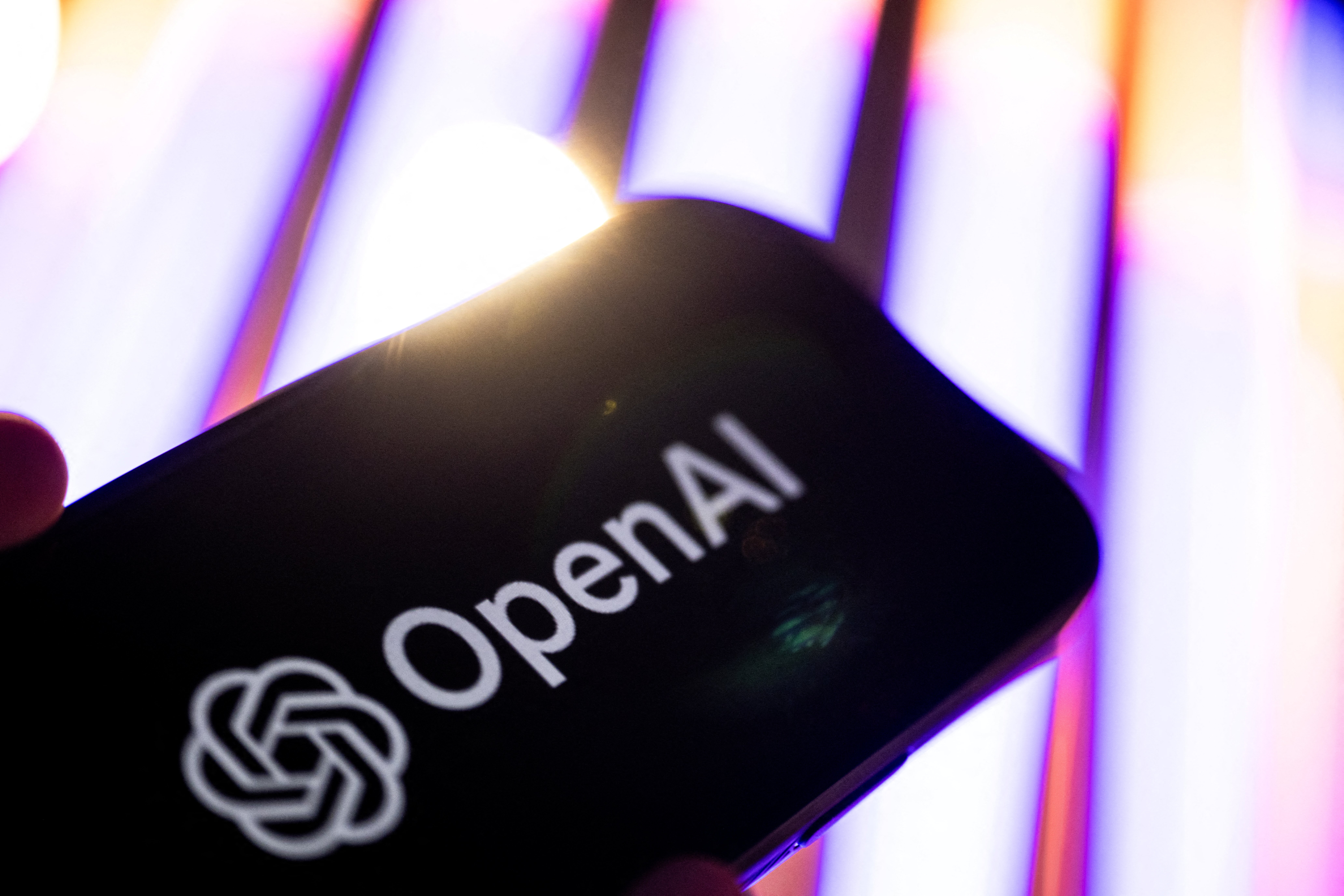 Уволенные сотрудники OpenAI ставят под сомнение приверженность компании безопасности