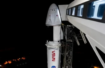 Задержанная из-за погоды миссия SpaceX теперь планируется на запуск в предрассветные часы пятницы