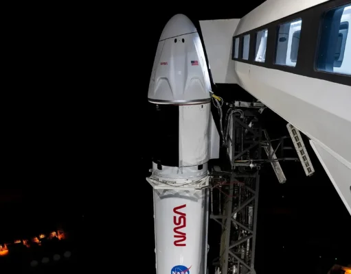 Задержанный из-за погоды запуск миссии SpaceX теперь намечен на пятницу в предрассветные часы