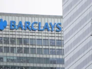 Barclays сокращает рабочие места в рамках инициатив по внедрению ИИ и аутсорсингу