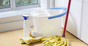 Эти 5 основных продуктов для кладовой делают воду для мытья полов более эффективной без использования агрессивных химикатов