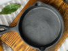 Как часто нужно обновлять seasoning чугунной посуды?