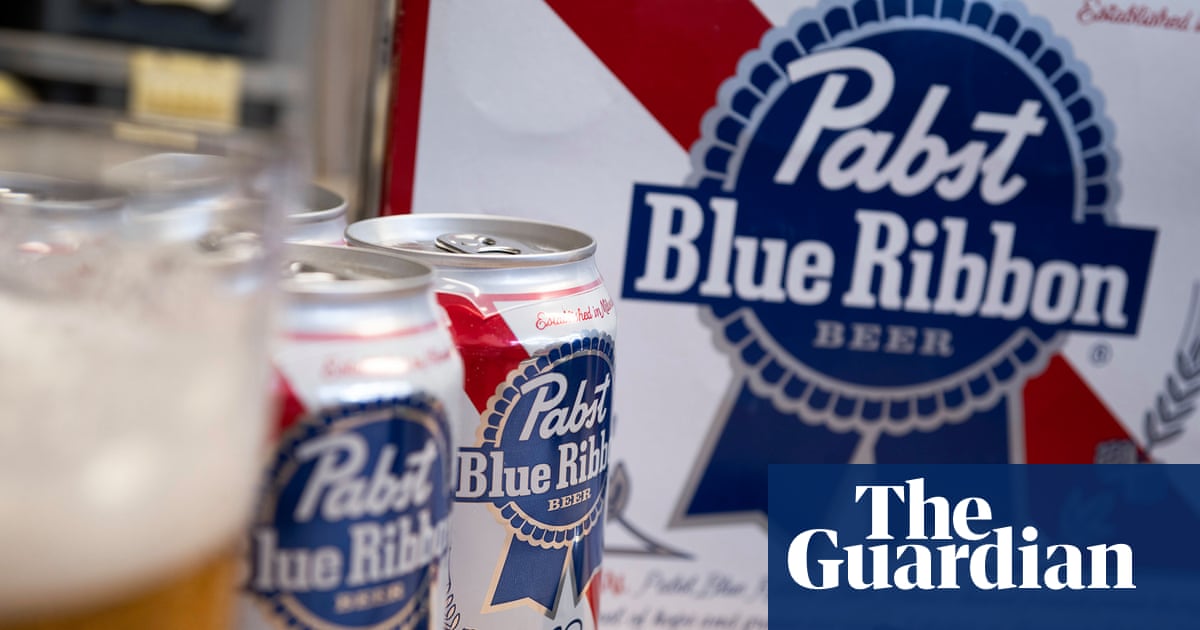 Pabst предлагает вознаграждение после кражи пива со склада в Калифорнии: «П.С. это правда»