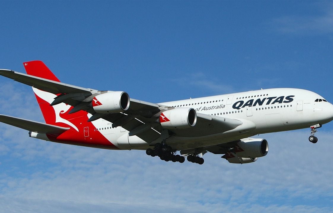 Новая Зеландия: хлопки и пламя в двигателе, паника на борту рейса Qantas