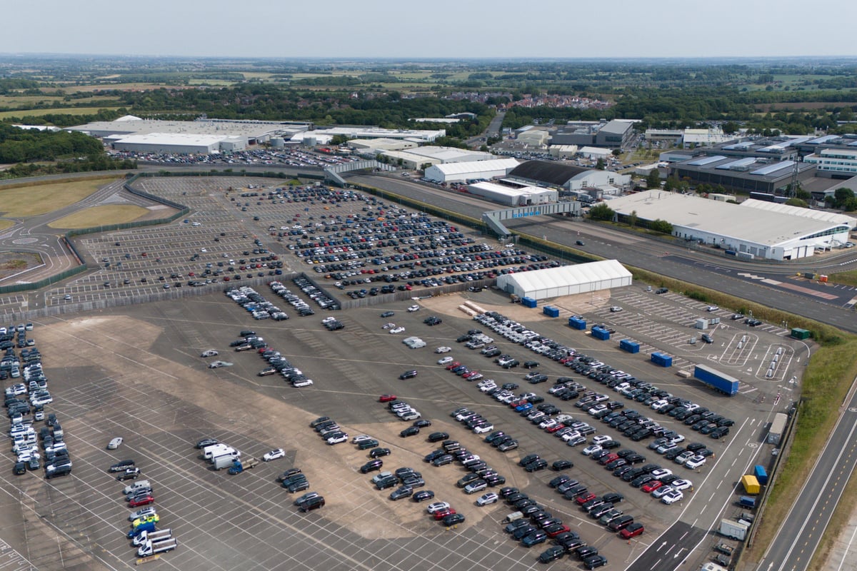 Что пошло не так в JLR и почему компания сокращает рабочие места