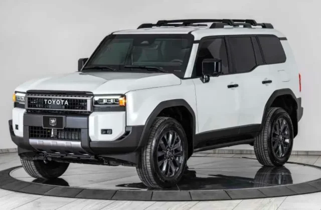 toyota-land-cruiser-poluchyl-bronyrovannuyu-versyyu-ot-inkas-foto-10-871x572-c-default
