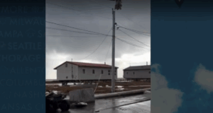 Деревни Аляски, пострадавшие от наводнения, сталкиваются с трудным выбором на фоне продолжающегося прибрежного наводнения и эрозии