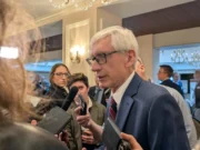 Эверс призывает министерство энергетики не сокращать инвестиции в энергетический сектор Висконсина в размере $1,5 млрд