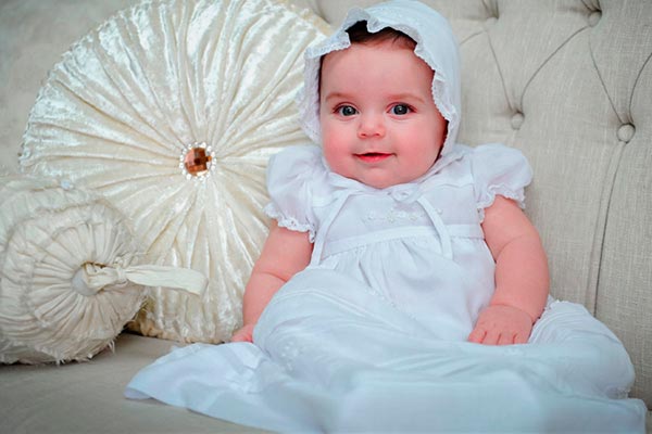 ¿Cómo hacer un photocall para bautizos?
