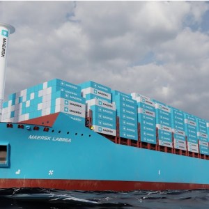 Maersk внедряет парусную систему для контейнеровоза