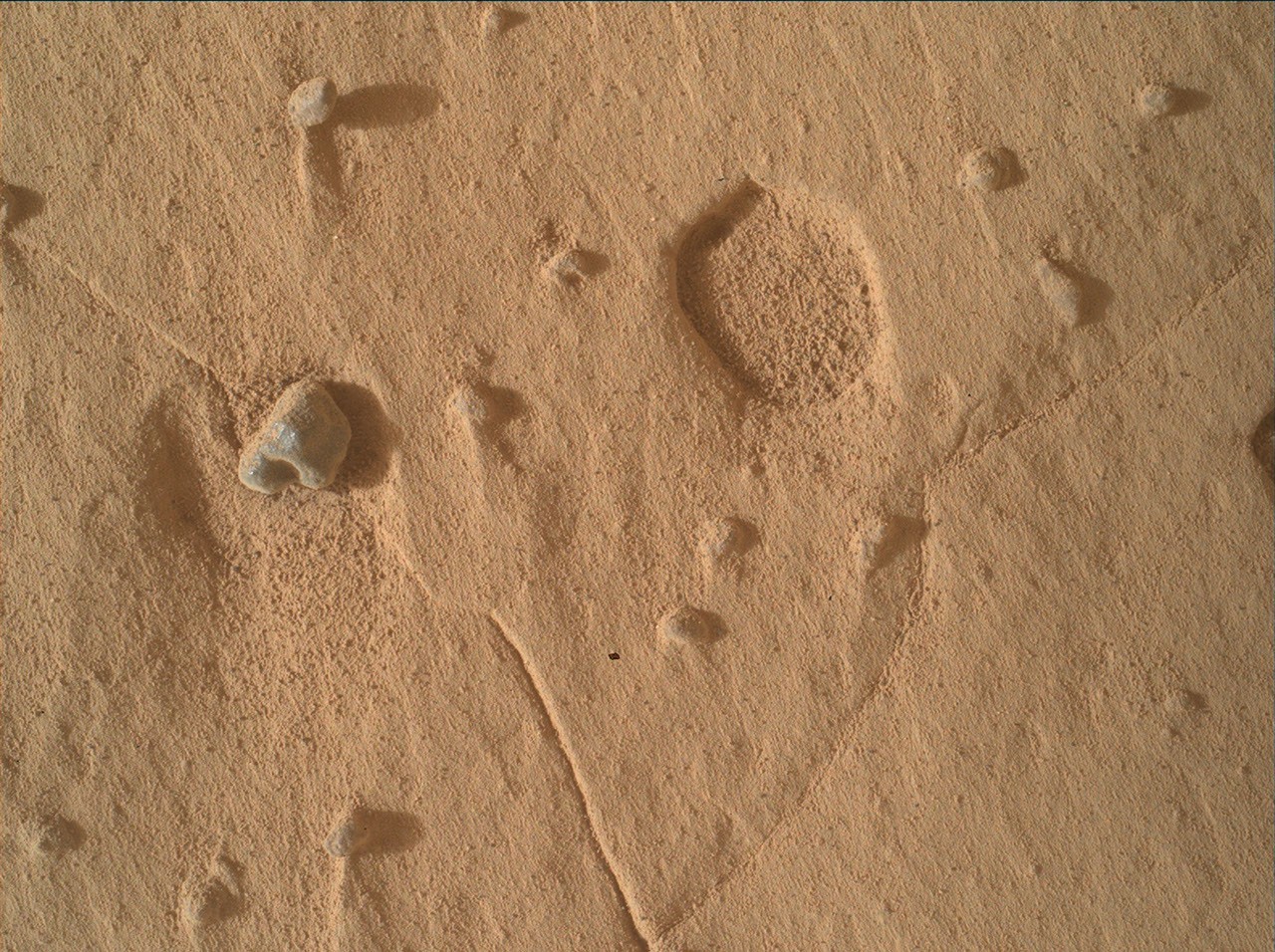 Блог Curiosity, солы 4988–4994: Ещё новые трюки для старой собаки
