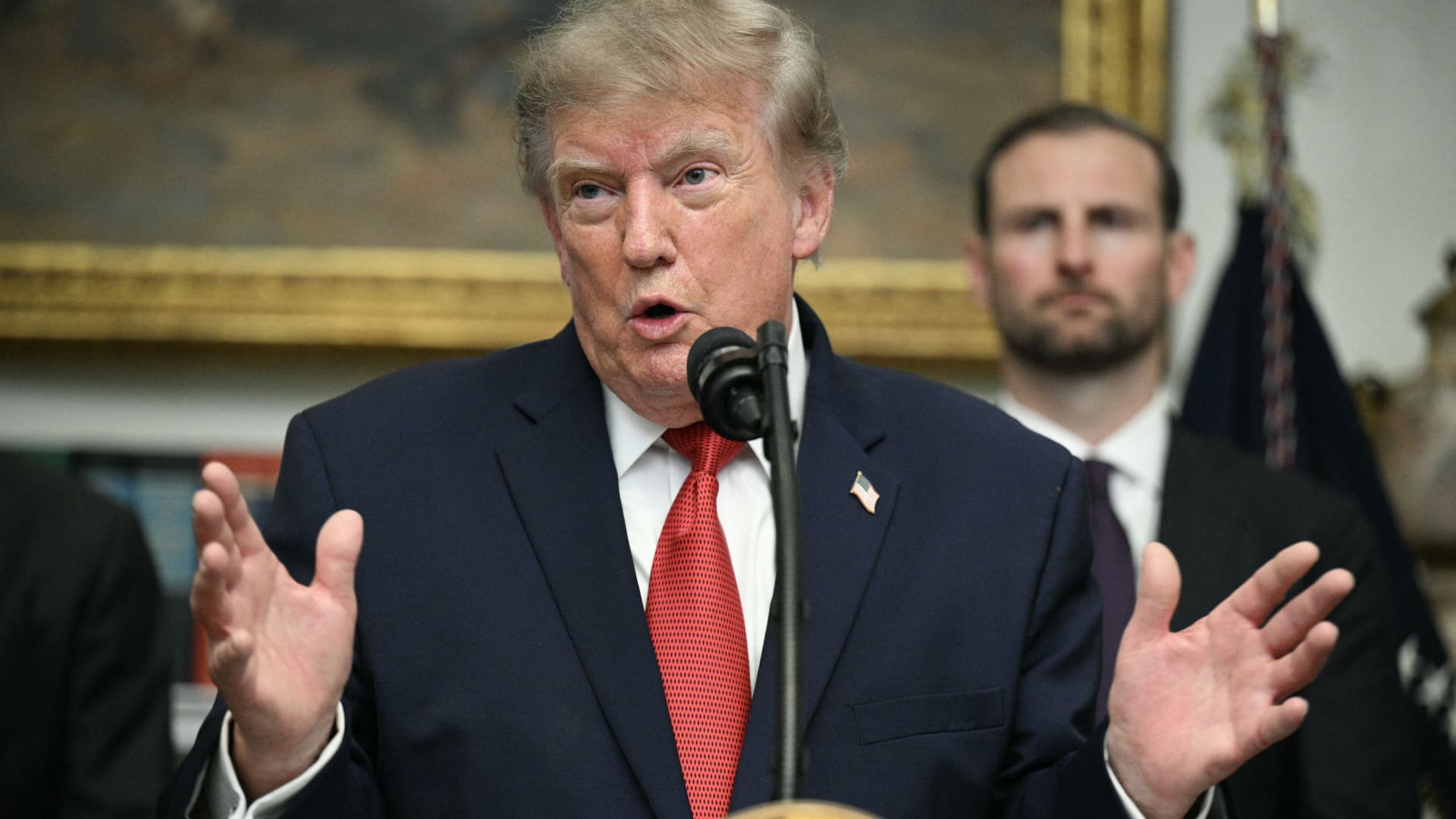 Трамп критикует политику ФРС и сравнивает США со «странами с низкими ставками»