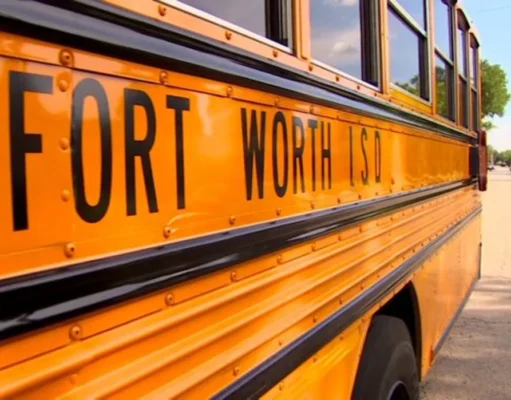 «Учителя реагируют на захват управления Fort Worth ISD Техасским образовательным агентством»