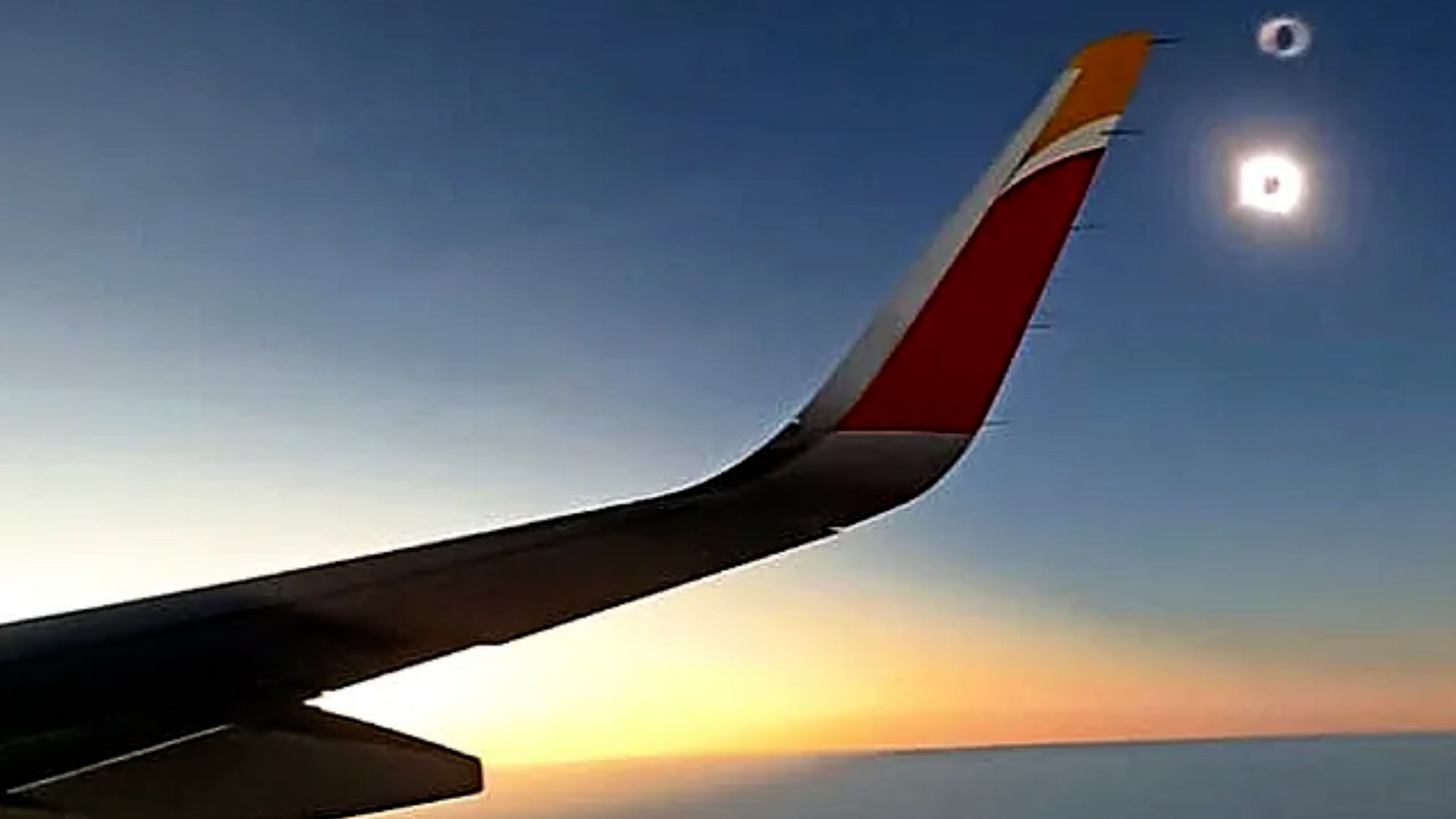 Солнечное затмение из самолёта Iberia, полного астрономов: «Даже не как гол Феррана Торреса, ну!»