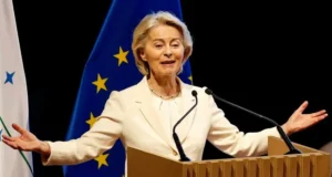 Еврокомиссия разрабатывает пакет поддержки безопасности в Арктике, заявила фон дер Ляйен