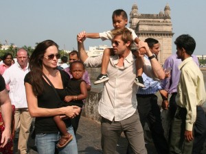 Джоли и Брэд с детьми - фото 2014 Джоли и Брэд с детьми - фото 2014