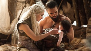 Dany_Drogo_with_Rhaego_Valar