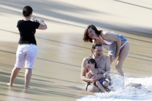 maui Milla+Jovovich+Ever+Anderson+Milla+Jovovich+nvD96RrIFRxx мауи