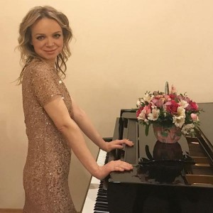 vitalina-cymbalyuk-romanovskaya-kardinalno-menyaet-zhizn-i-uezzhaet-vo-franciyu_1