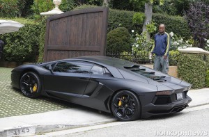 KANYE WEST DAMAGED LAMBORGHINI
