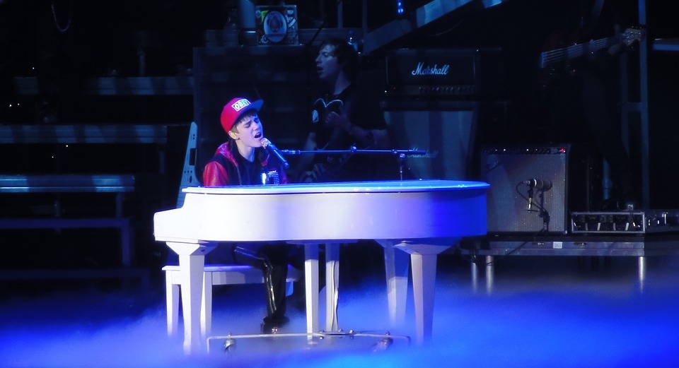 justin-bieber-96403_960_720