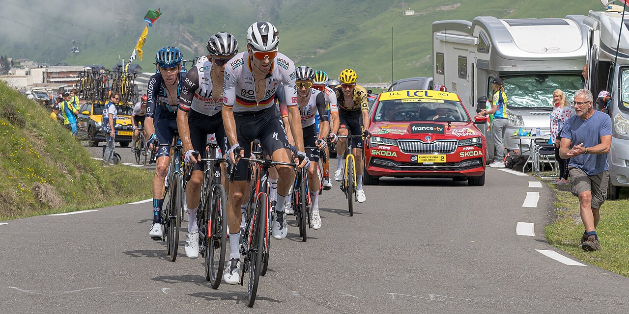 The main peloton climbing the Col du Tourmalet (2023) — high fan density and narrow roads on the mountain stage