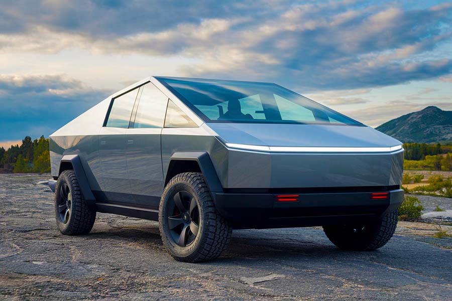 Tesla viivitab väidetavalt Cybertrucki tarneid udutriibi probleemide tõttu