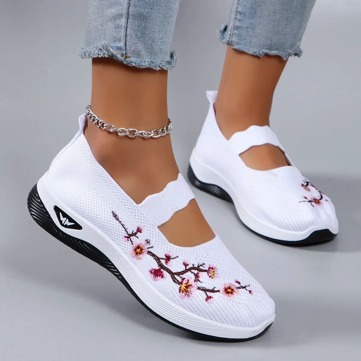Shoes for Women Walking Shoes Slip On Arch Support Mother's Shoes Breathable Sne