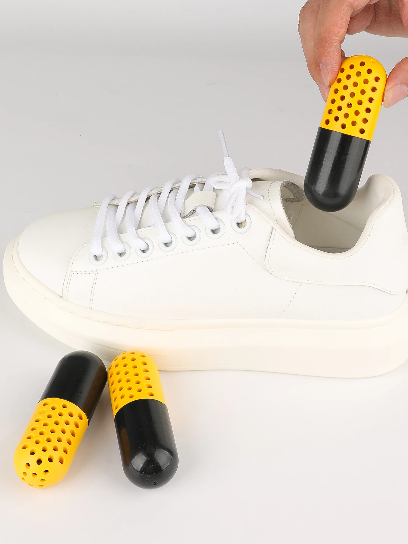 Sneakers deodorizing capsule, moisture-proof, dehumidifying, drying, shoe cabine