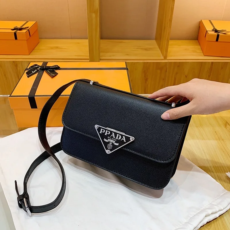 New Small Bag 2024 Fashion Handbag Versatile Shoulder Crossbody Bag Small Square