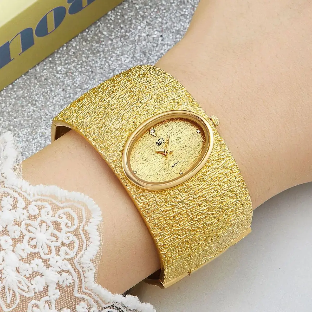 ASJ Women's Bracelet Watch reloj mujer Gold Luxury Bark Pattern Simple watch for