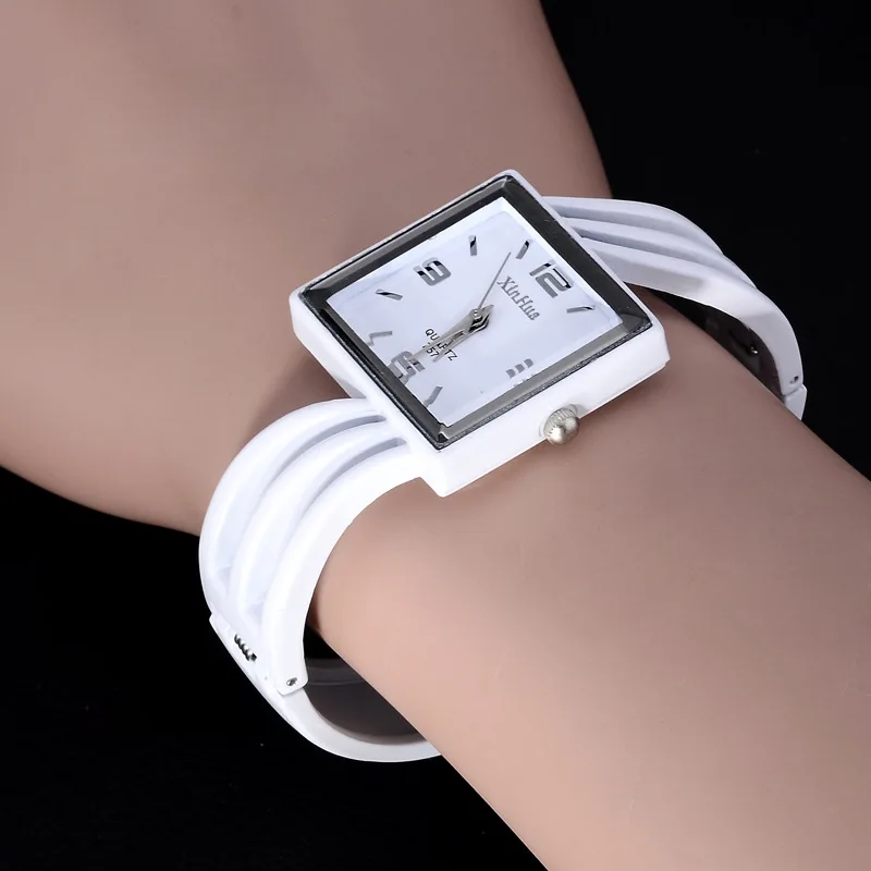 UTHAI W56 Women Watch Bracelet Watches Creative Square Clock Ladies Fashion Ligh