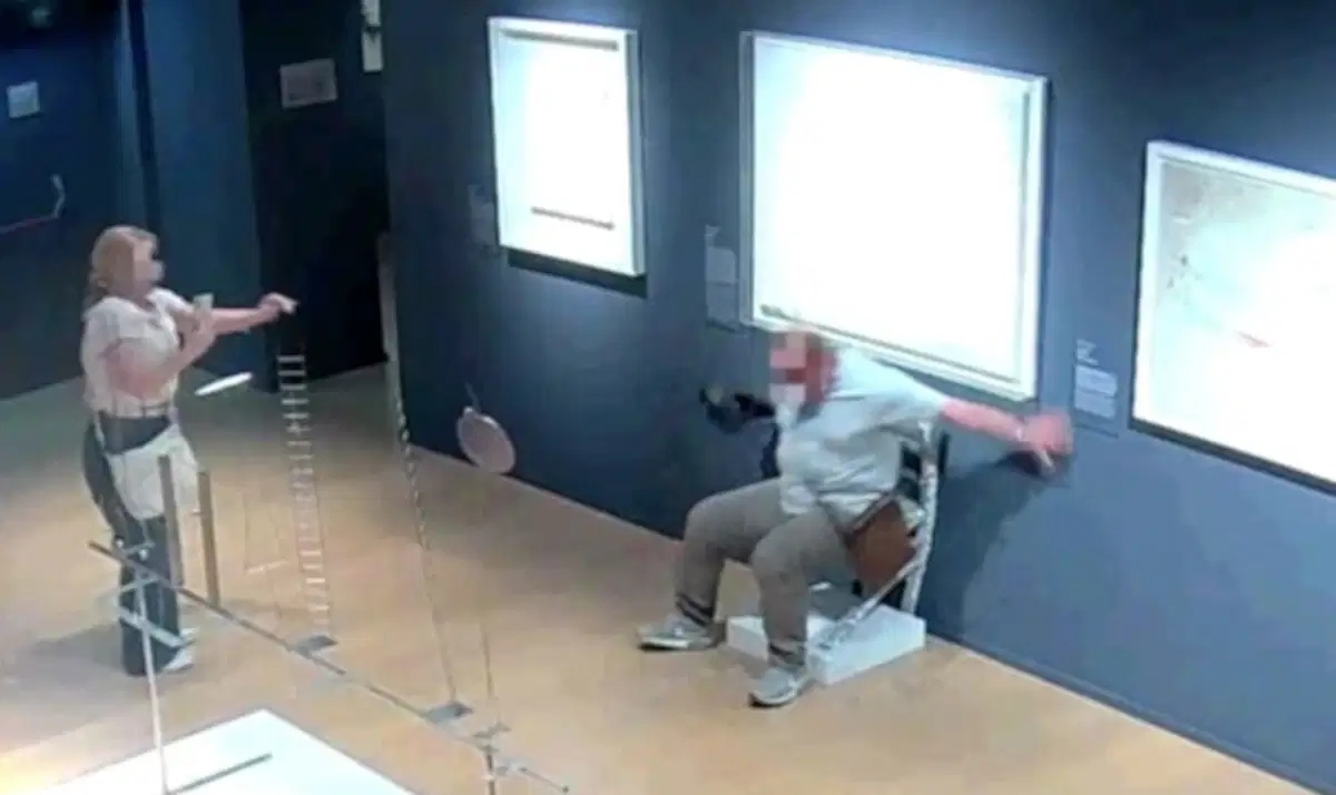 Kako kazniti budale koje radi fotke ili selfija uništavaju umjetnička djela?