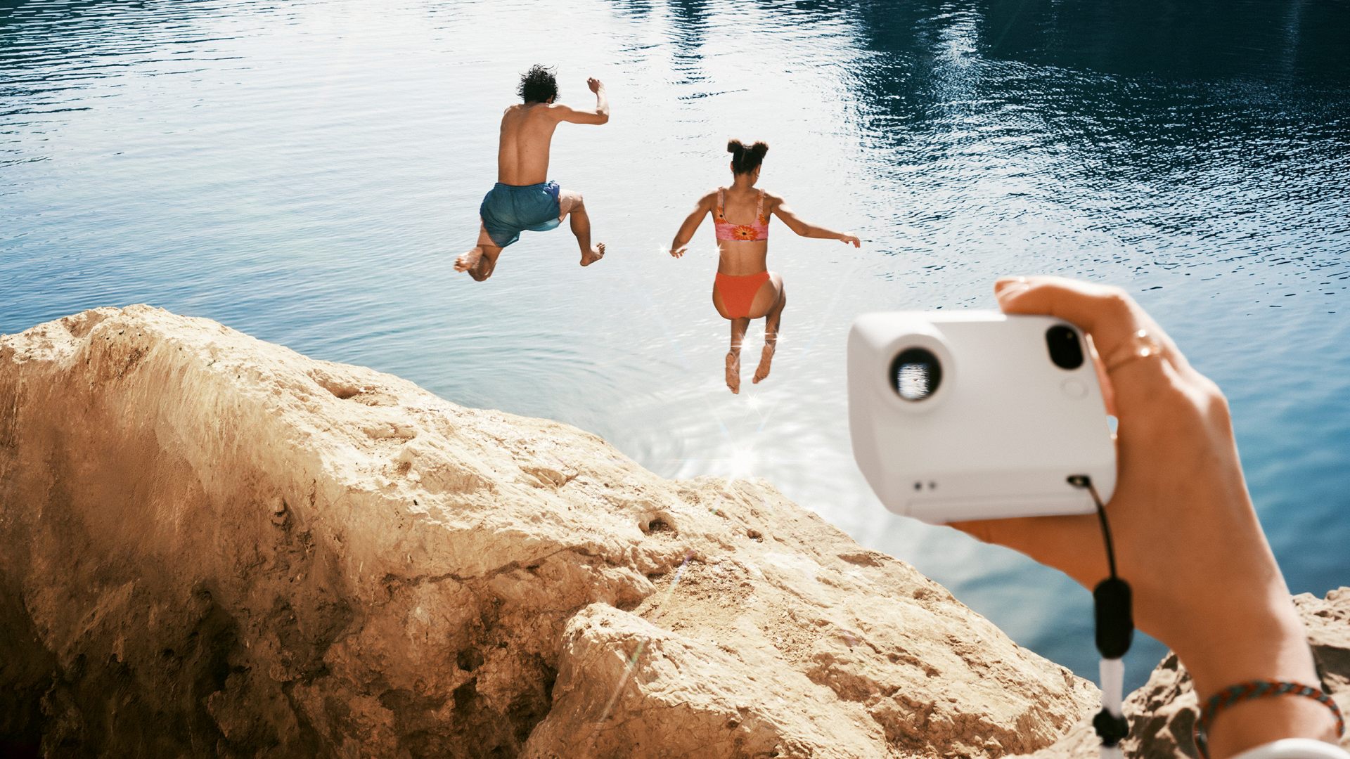 Stiže Polaroid Go Generation 3: džepni instant fotoaparat s boljim objektivom i snažnijom bljeskalicom
