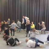 Groot en Klein danst de wereld rond