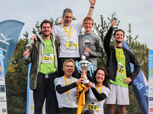 Het team van Websteen die meedoen aan de Wolfskamerloop 2019