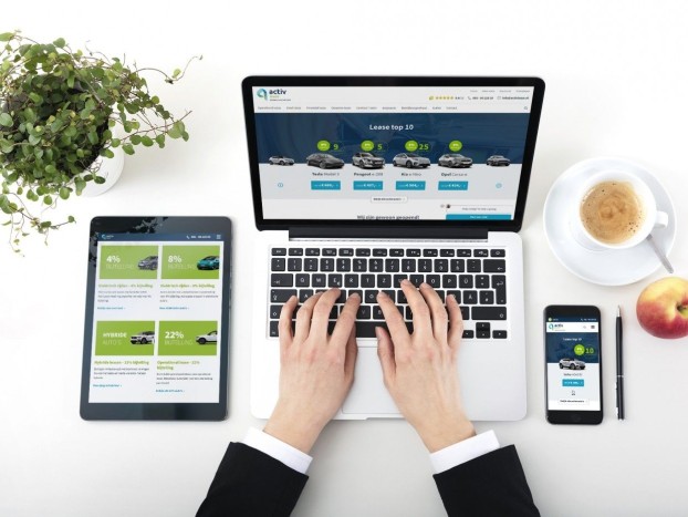 Macbook, iphone en ipad met de website van ActivLease in beeld