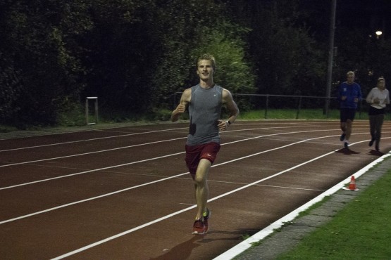 Tijdens de hardloop clinic bij de atletiek vereniging AV Zuidwal.