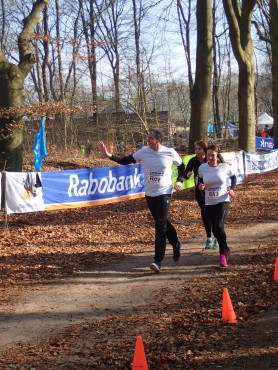 Medewerkers van Websteen tijdens het hardlopen.
