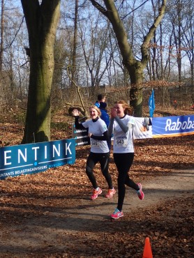 Medewerkers van Websteen tijdens het hardlopen.