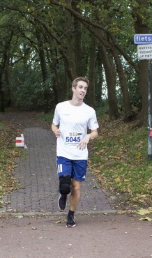 Medewerkers van Websteen aan het hardlopen tijdens de Wolfskamerloop.